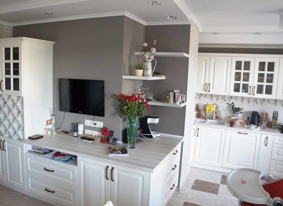 Кухни с окрашенными фасадами