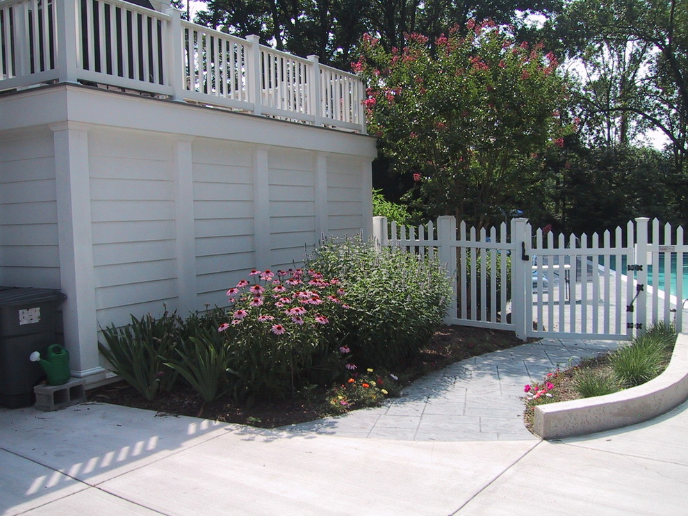 Entryway - transitional entryway idea in Baltimore