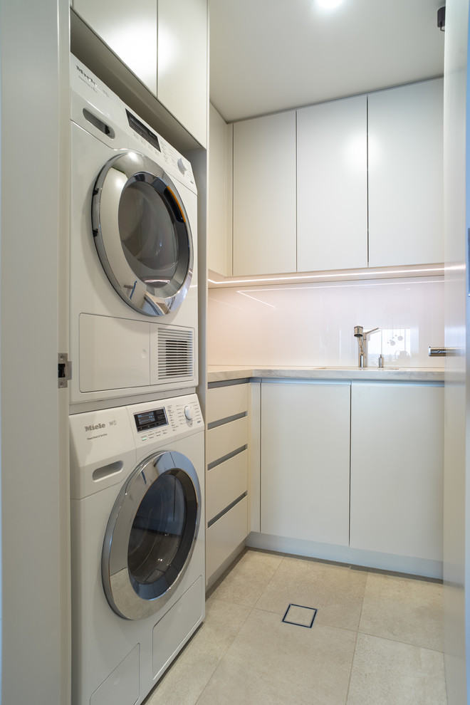 Inspiration for a contemporary laundry room in Sydney.