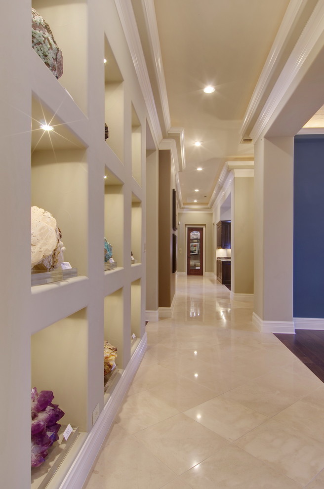 Example of a transitional hallway design in Austin