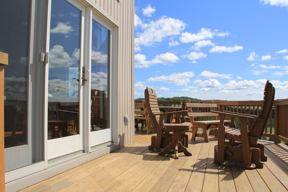 Inspiration for a contemporary deck remodel in New York