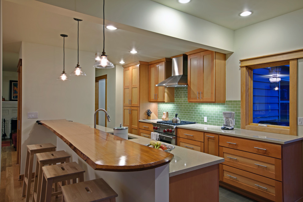 Kitchen - transitional kitchen idea in Seattle