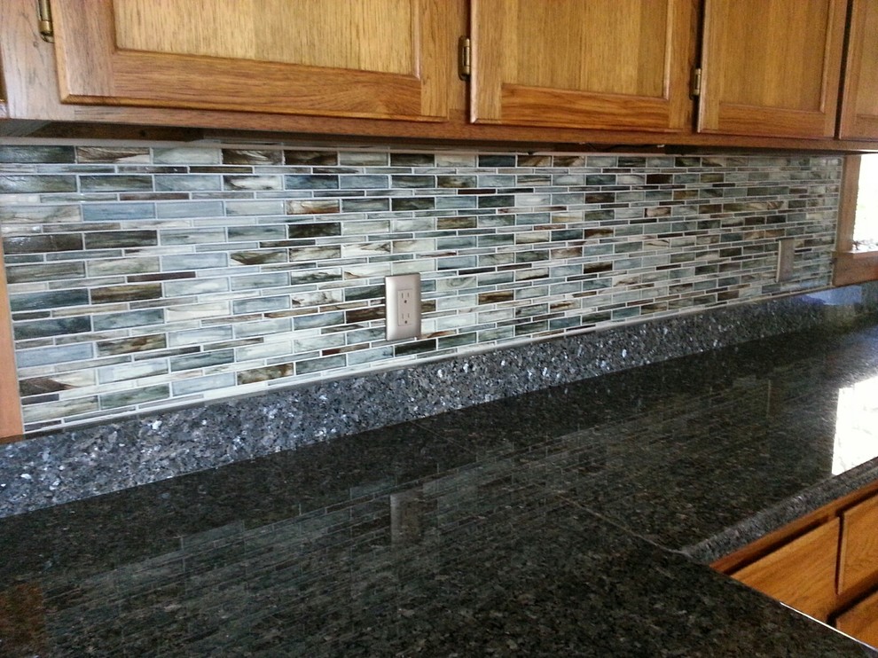 Transitional kitchen photo in Atlanta