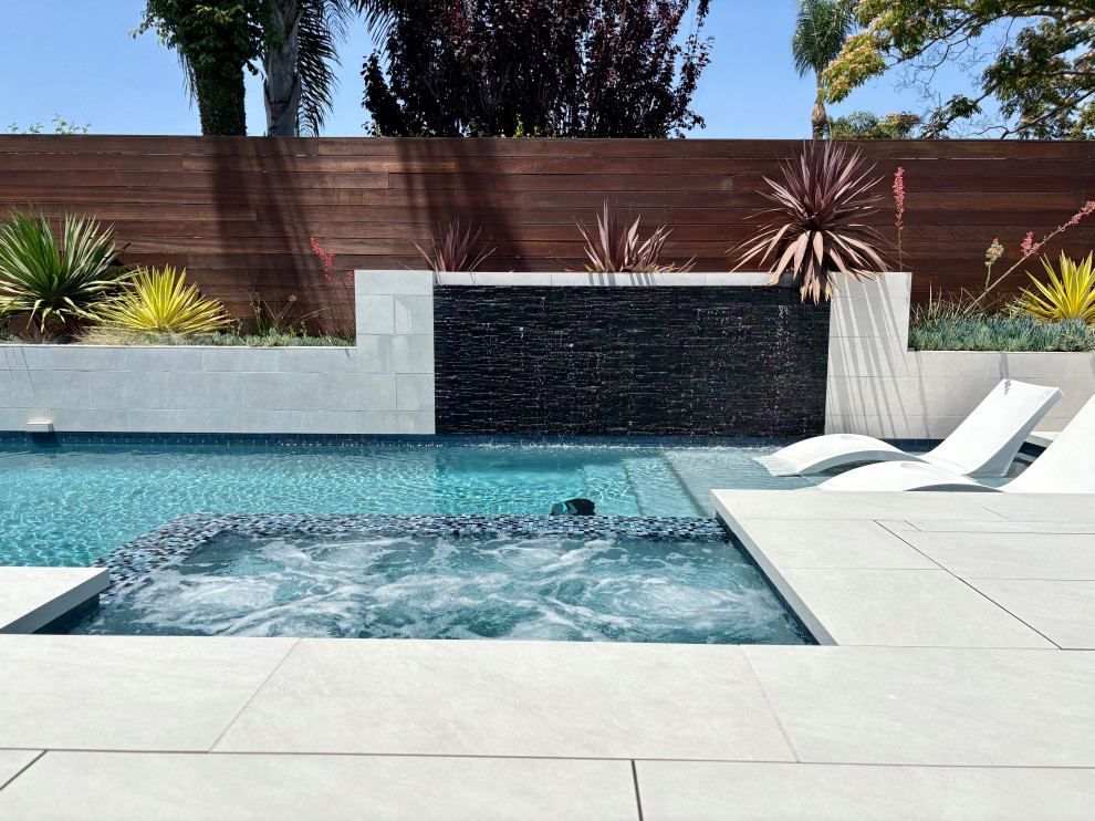 Huntington Beach Pool Lounge