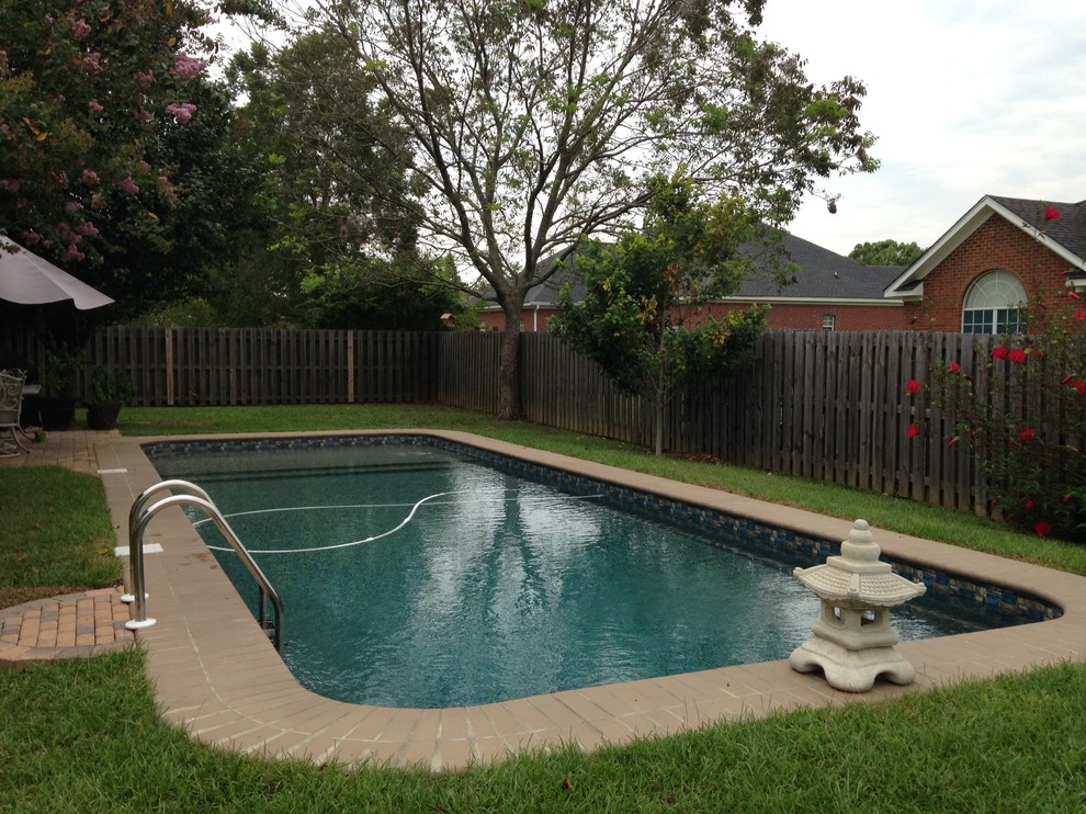 Inspiration for a transitional pool remodel in Miami