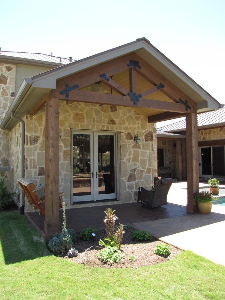Home design - transitional home design idea in Austin