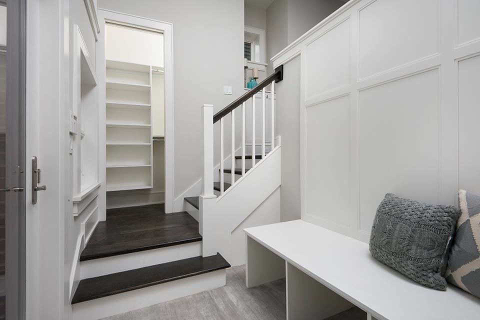 Inspiration for a transitional home design remodel in Chicago
