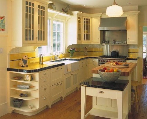 Mahoney Architects & Interiors: A gourmet retro kitchen