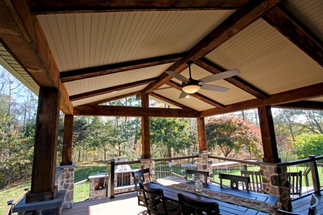 Home design - large rustic home design idea