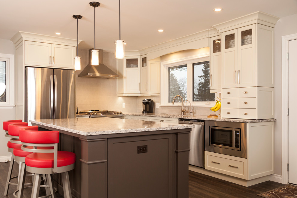 Inspiration for a transitional kitchen remodel in Toronto