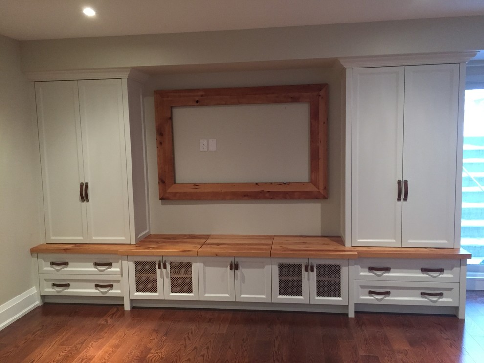 Home design - transitional home design idea in Toronto