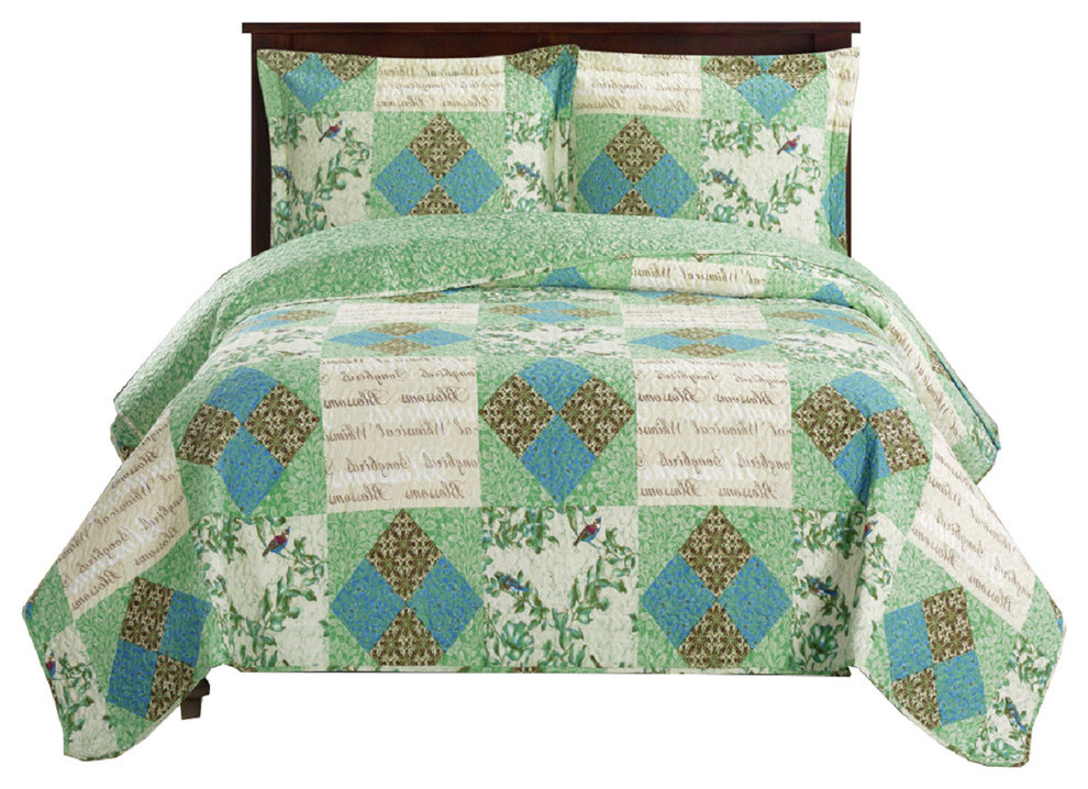 Davina Oversize Classic PatchworkPrint Coverlet Set, Full/Queen