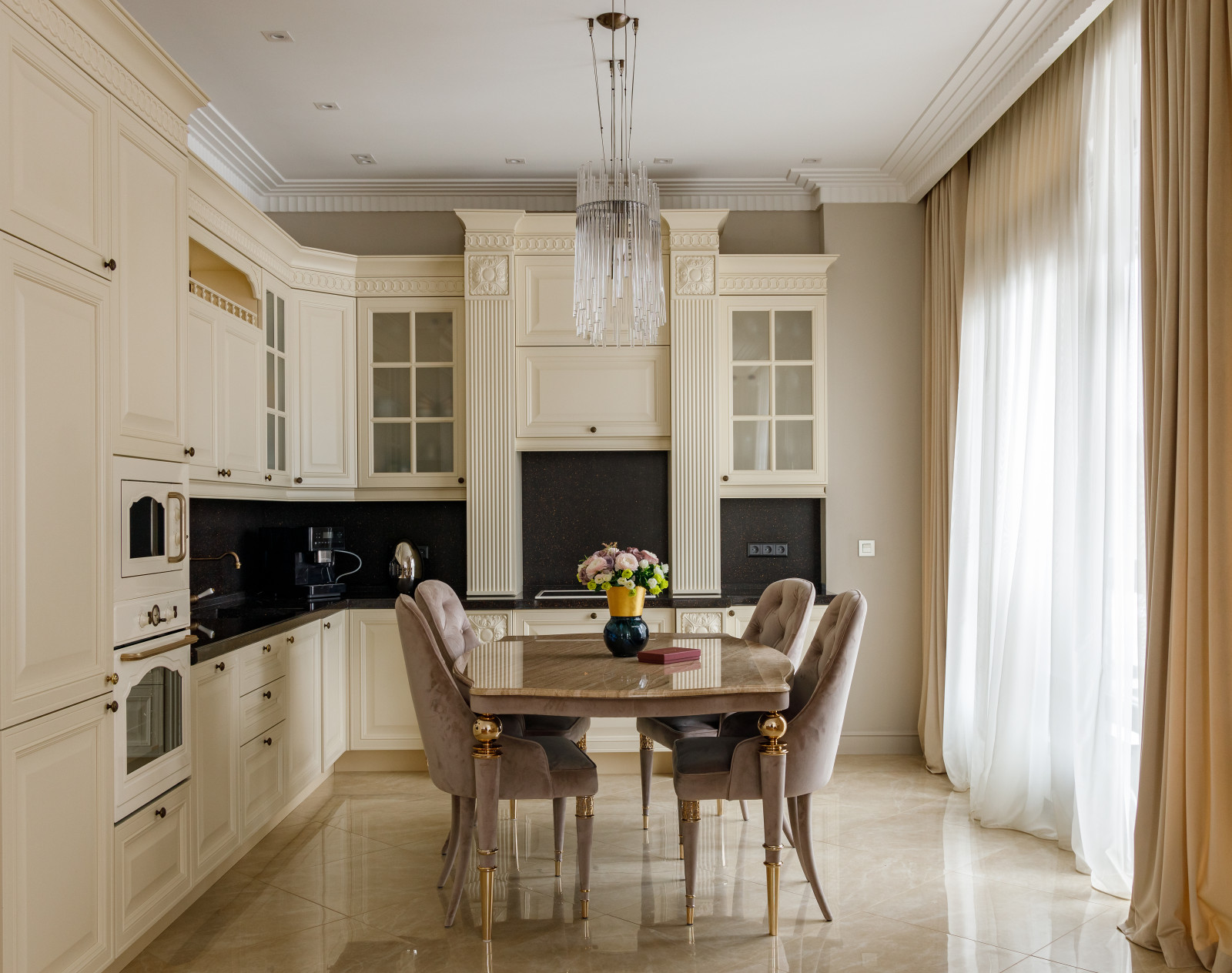 Элегантный интерьер будущей писательницы