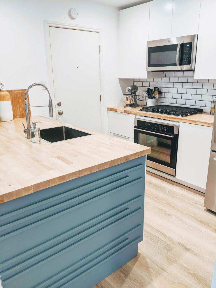Inspiration for a modern kitchen remodel in Austin