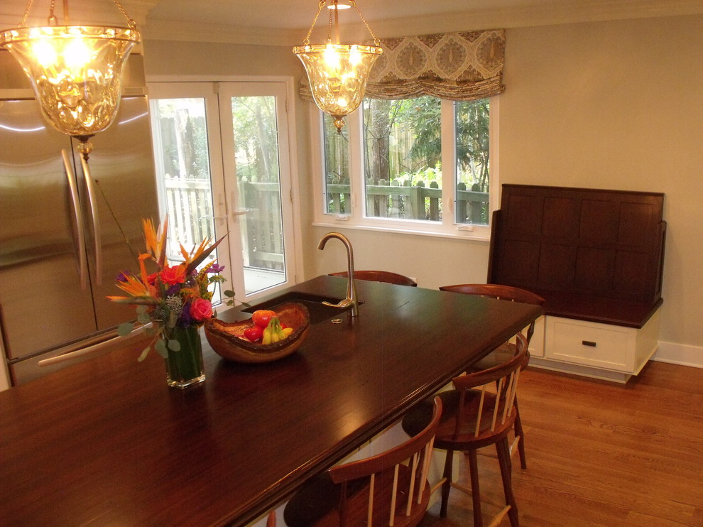 Kitchen - transitional kitchen idea