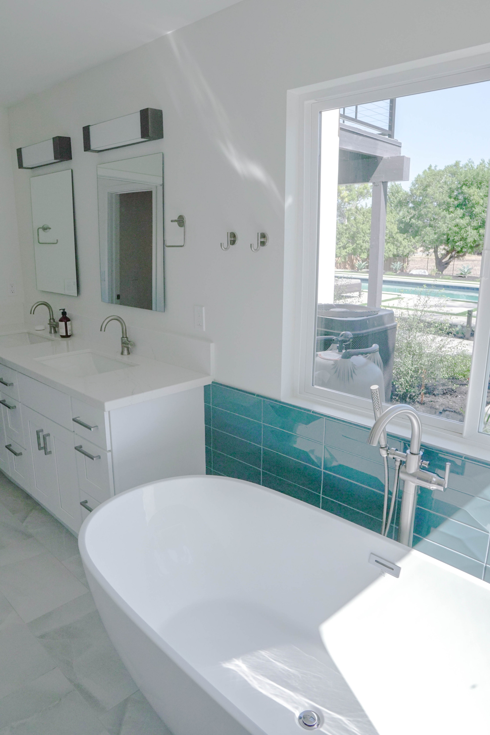 Jack & Jill Bath