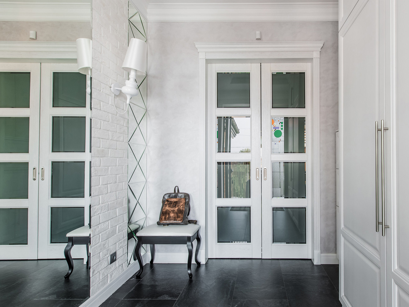 Дом в спальном районе