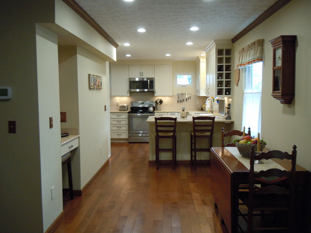 Inspiration for a transitional kitchen remodel in Columbus