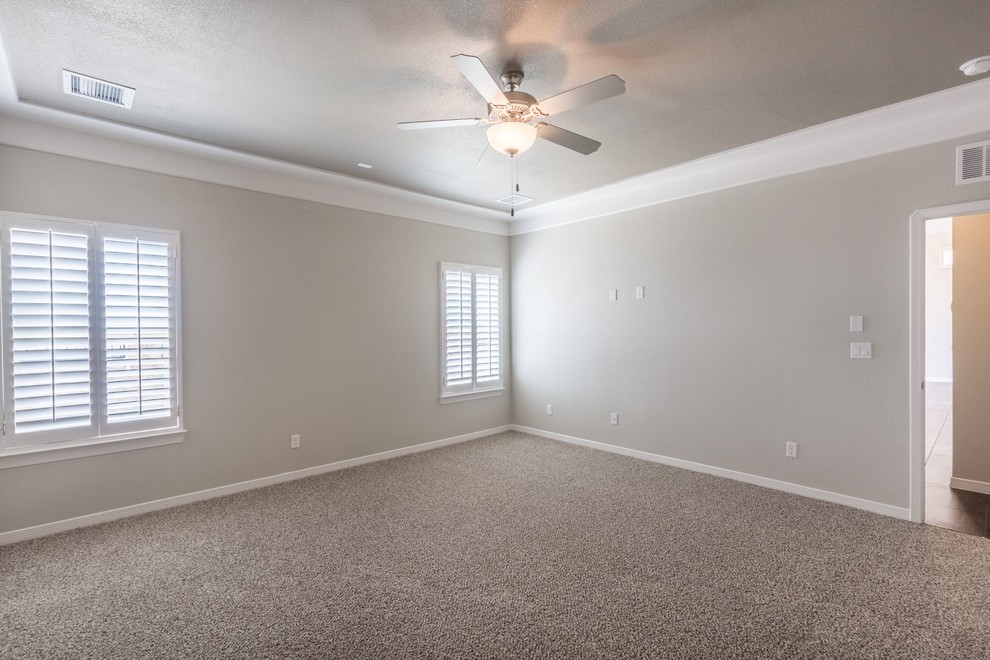 Inspiration for a transitional home design remodel in Austin