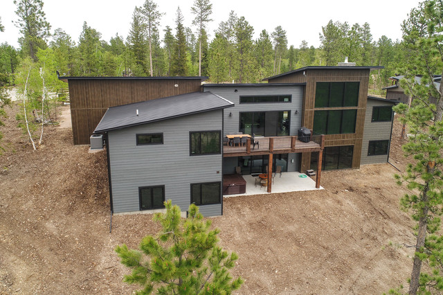 Eagle Ridge Circle Residence contemporary-exterior