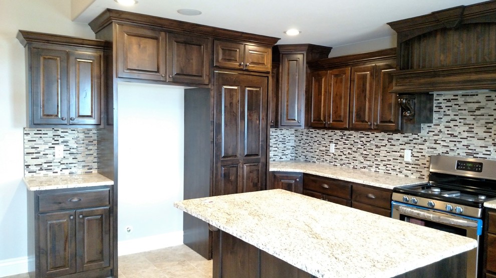 Kitchen - transitional kitchen idea