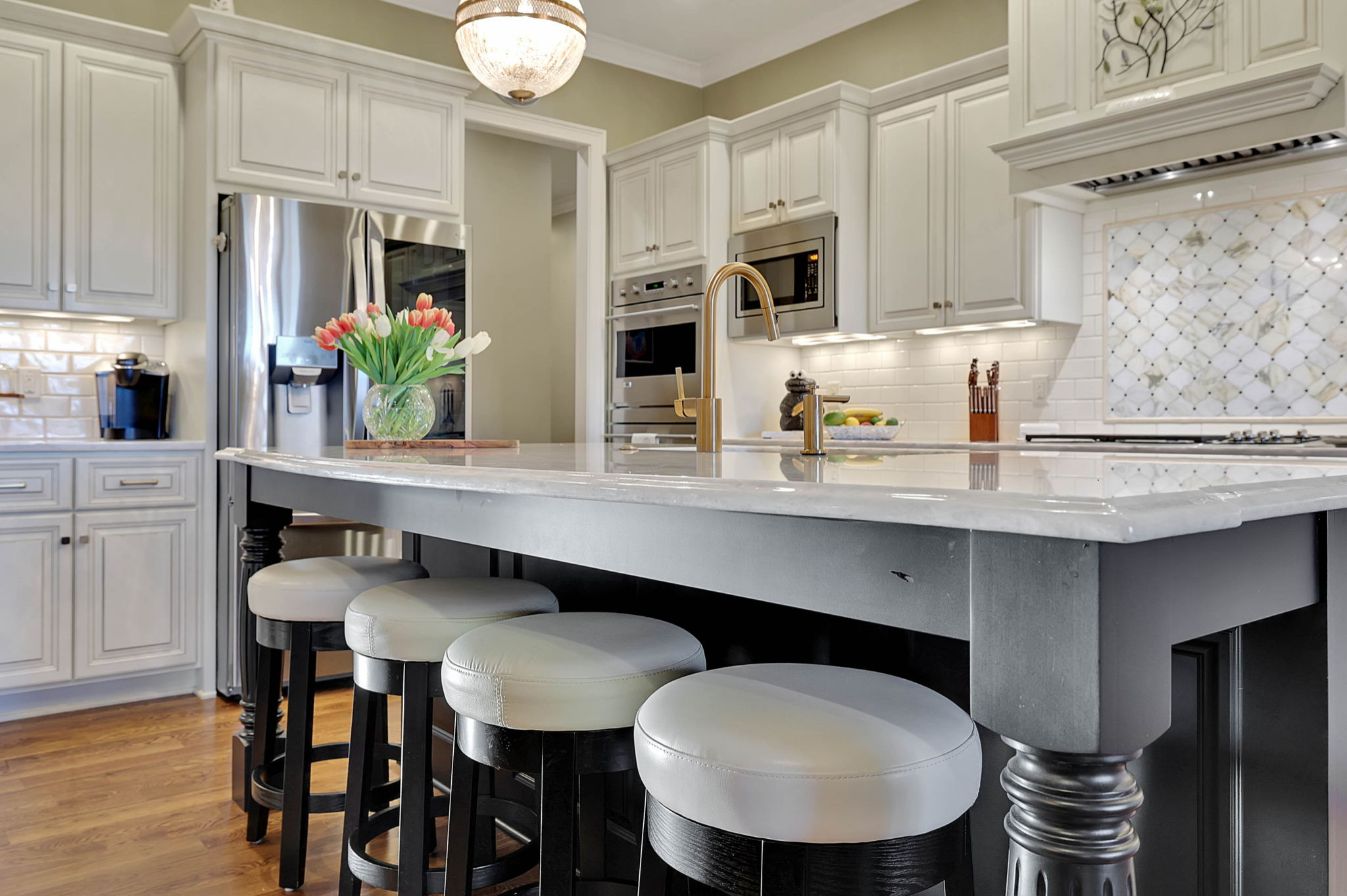 KITCHEN REMODEL: New island is MARBLEOUS