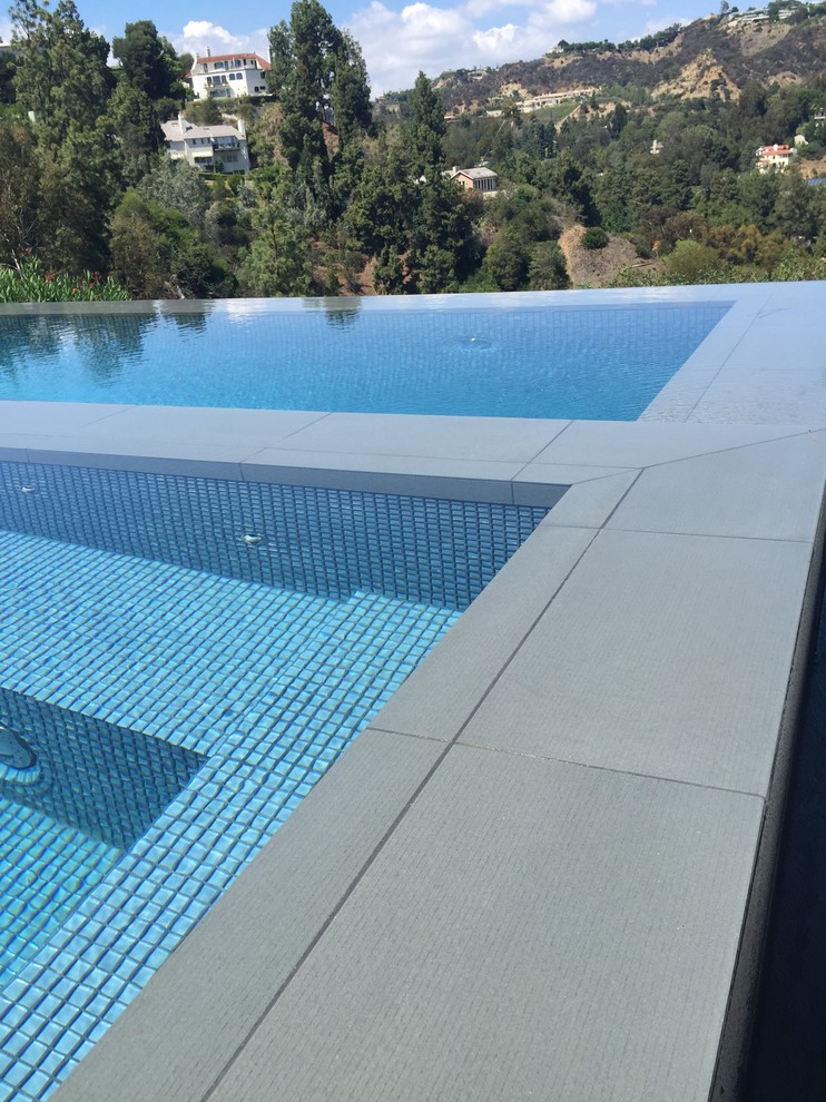 Beverly Hills - Contemporary Infinity Pool & Spa with outside Kitchen/BBQ area