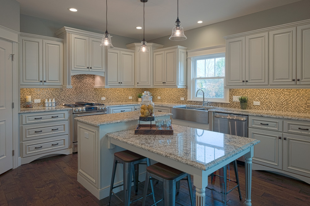 Photo of a transitional kitchen in Grand Rapids.