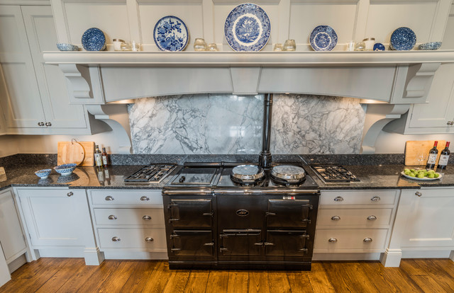 Cheshire Country House - New Kitchen clasico-cocina