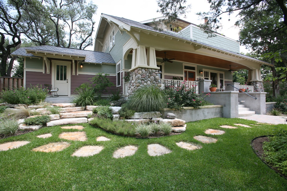 Design ideas for an arts and crafts exterior in Austin.