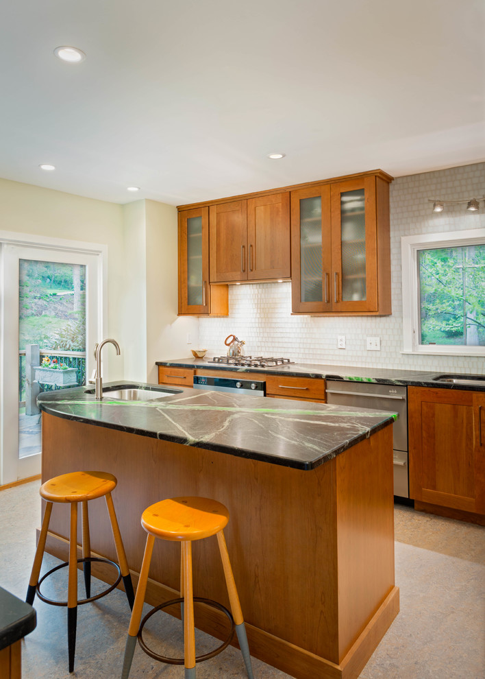 Home design - transitional home design idea