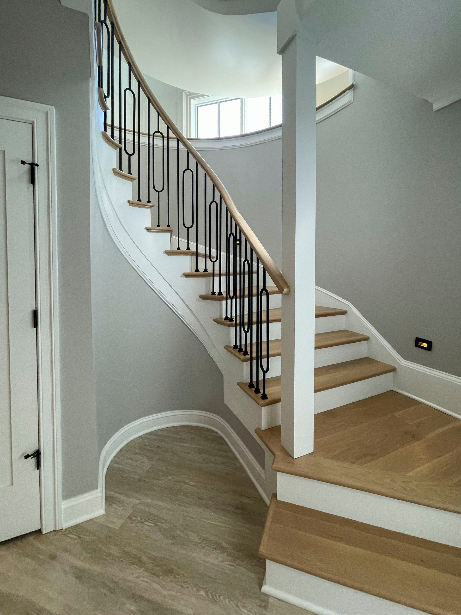 95_Remarkable and elegant floating elliptical staircase, McLean, VA 22101