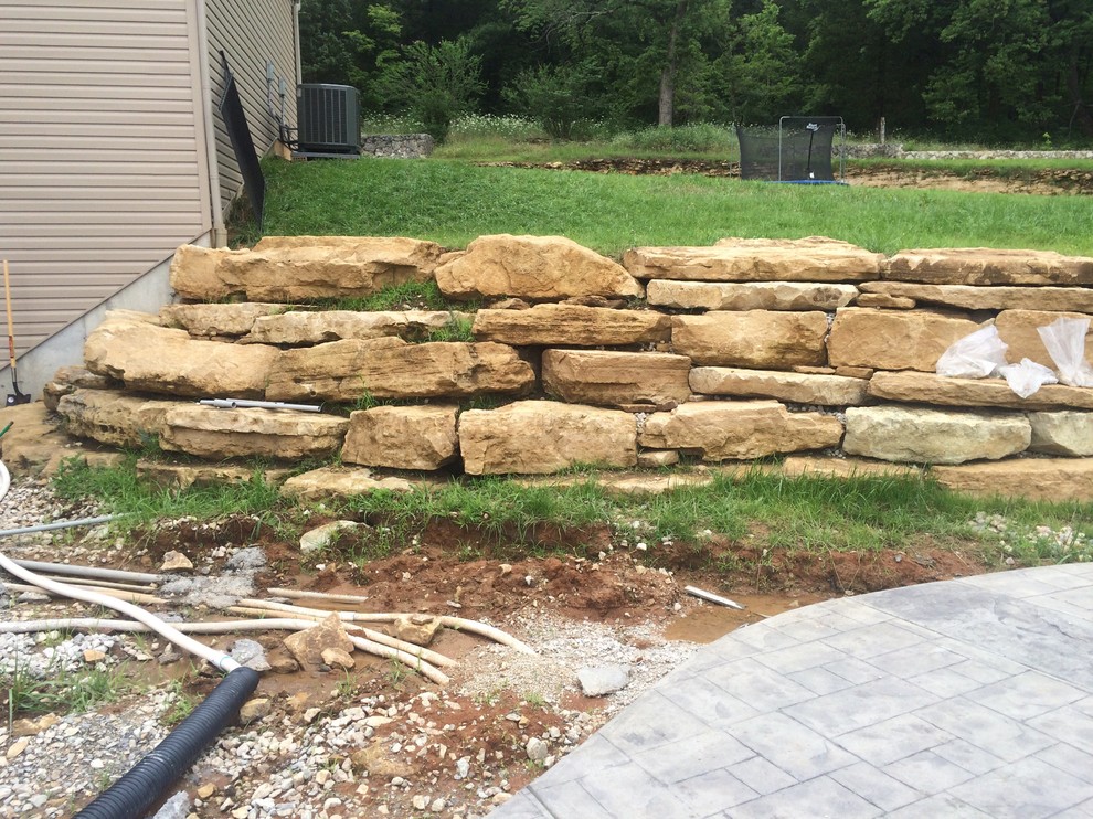 Retaining wall with dirt
