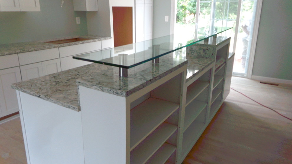 Example of a transitional home design design in Baltimore