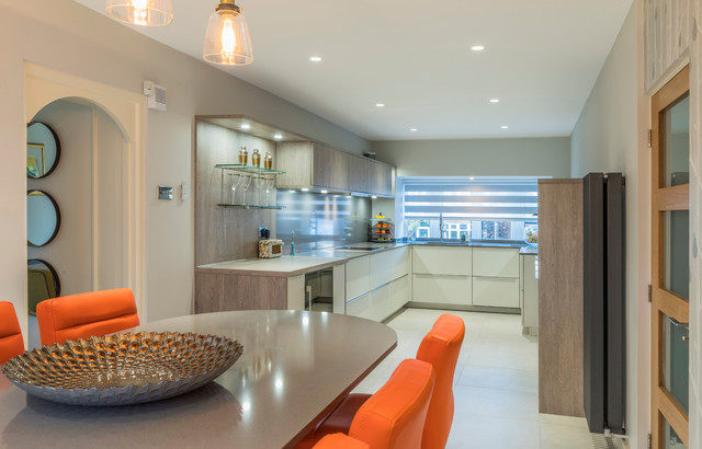 House in Bramhall, Cheshire contemporary-kitchen
