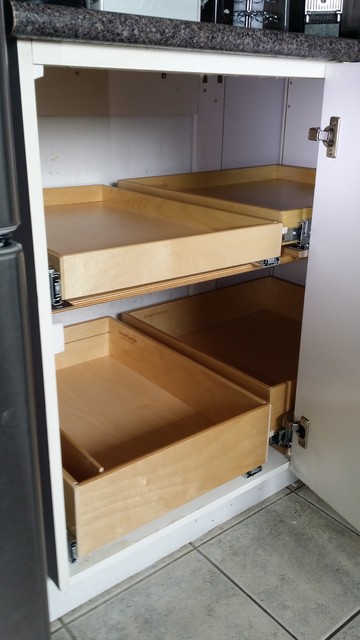 Blind Corner Cabinet Solution