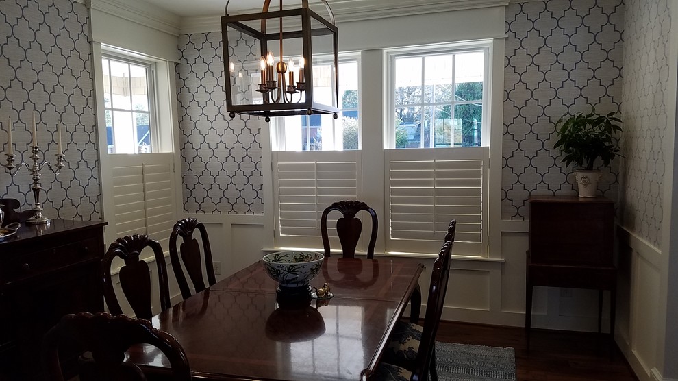 Dining room - transitional dining room idea