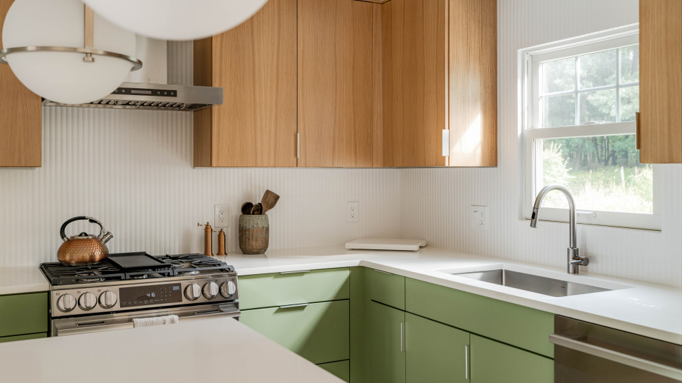 Two-Tone Cabinetry & Statement Design