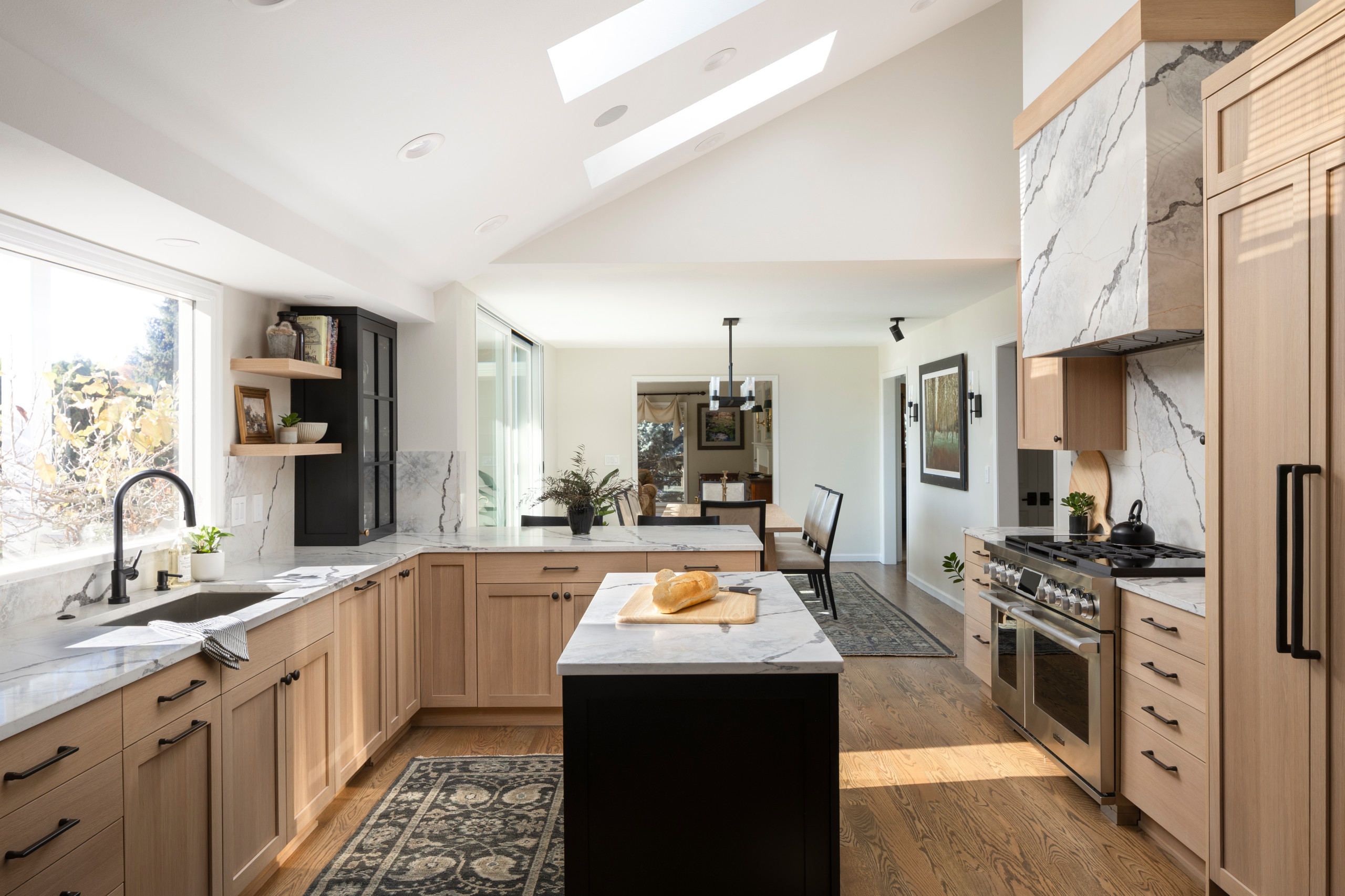 Oak & Onyx Elegance