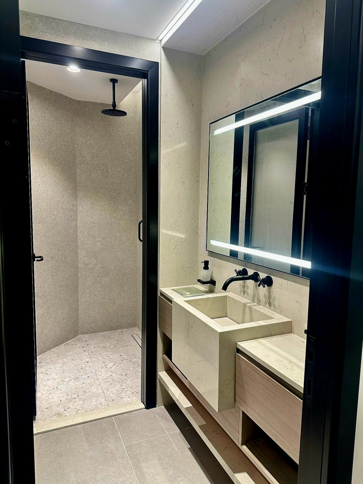 Contemporary bathroom in Sydney.