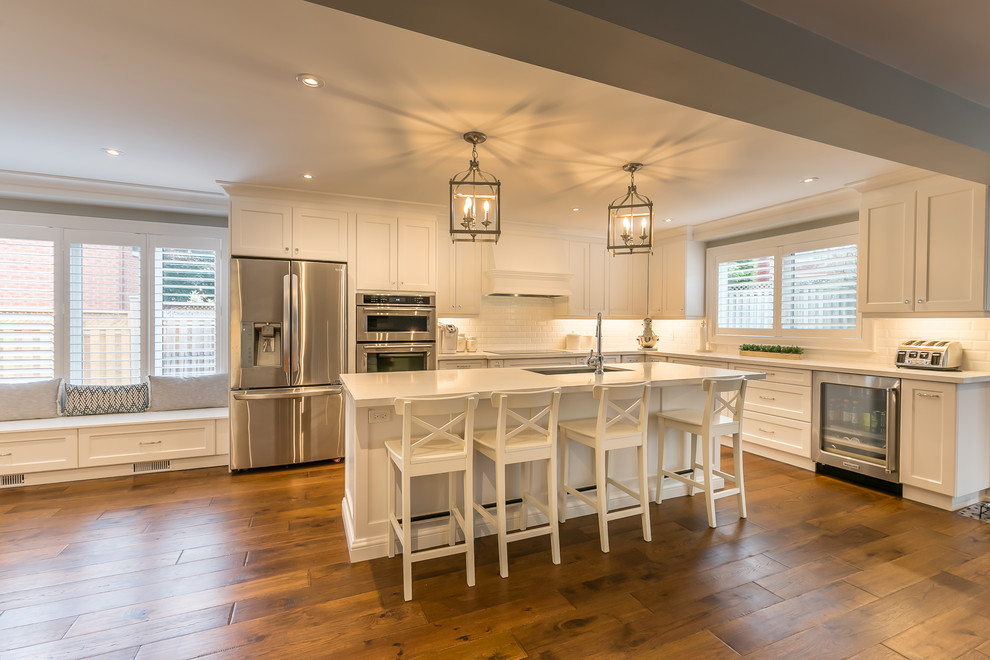Inspiration for a transitional kitchen remodel in Toronto