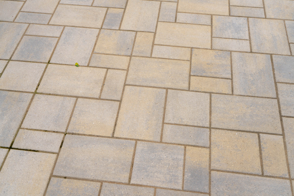 Patio - patio idea in Toronto
