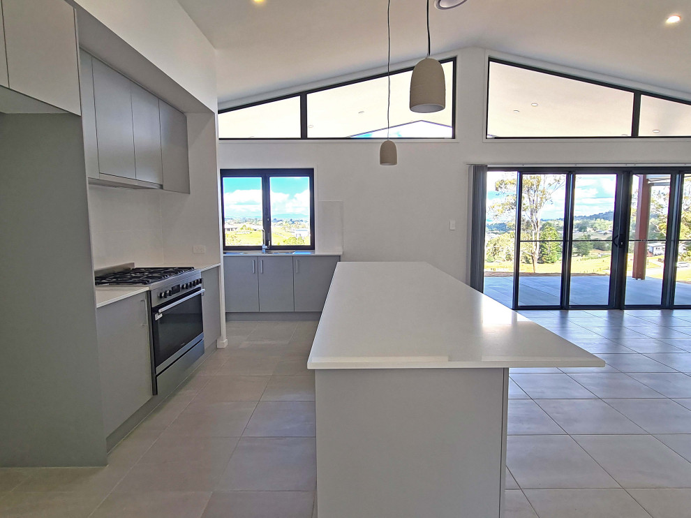 Photo of a traditional kitchen in Sunshine Coast.