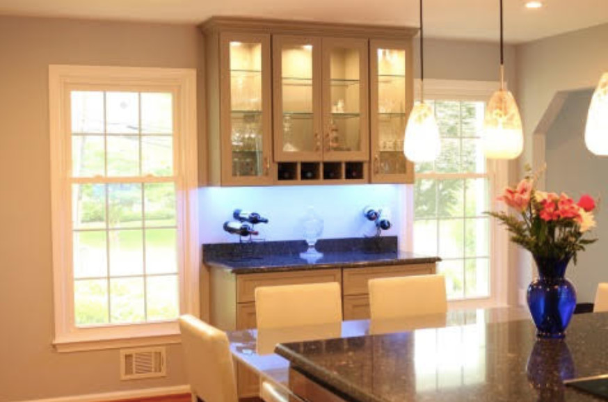 Example of a transitional home design design in DC Metro