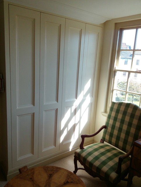 Fitted wardrobe in Fulham