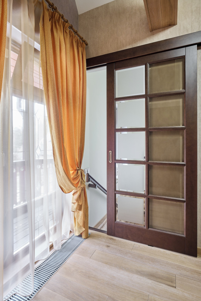 Капри в бревенчатом доме