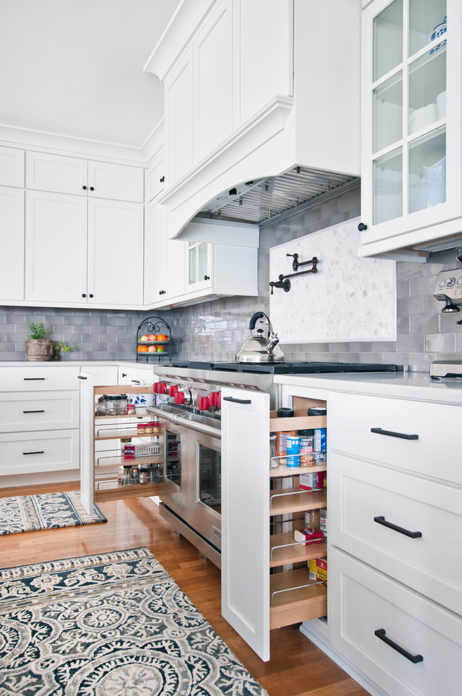 Inspiration for a transitional kitchen remodel in Nashville