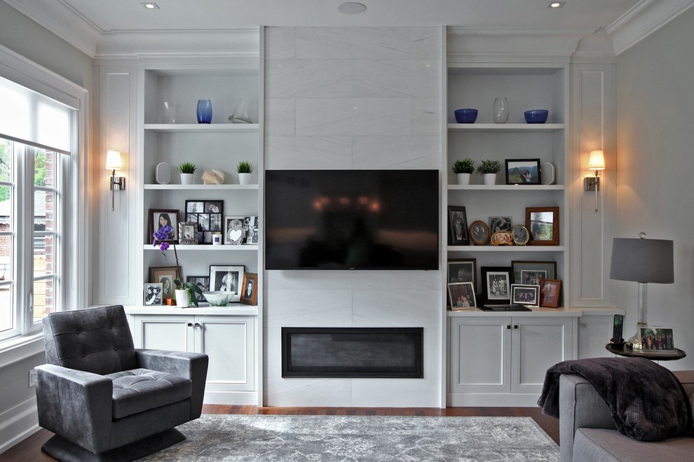 Transitional home design photo in Toronto