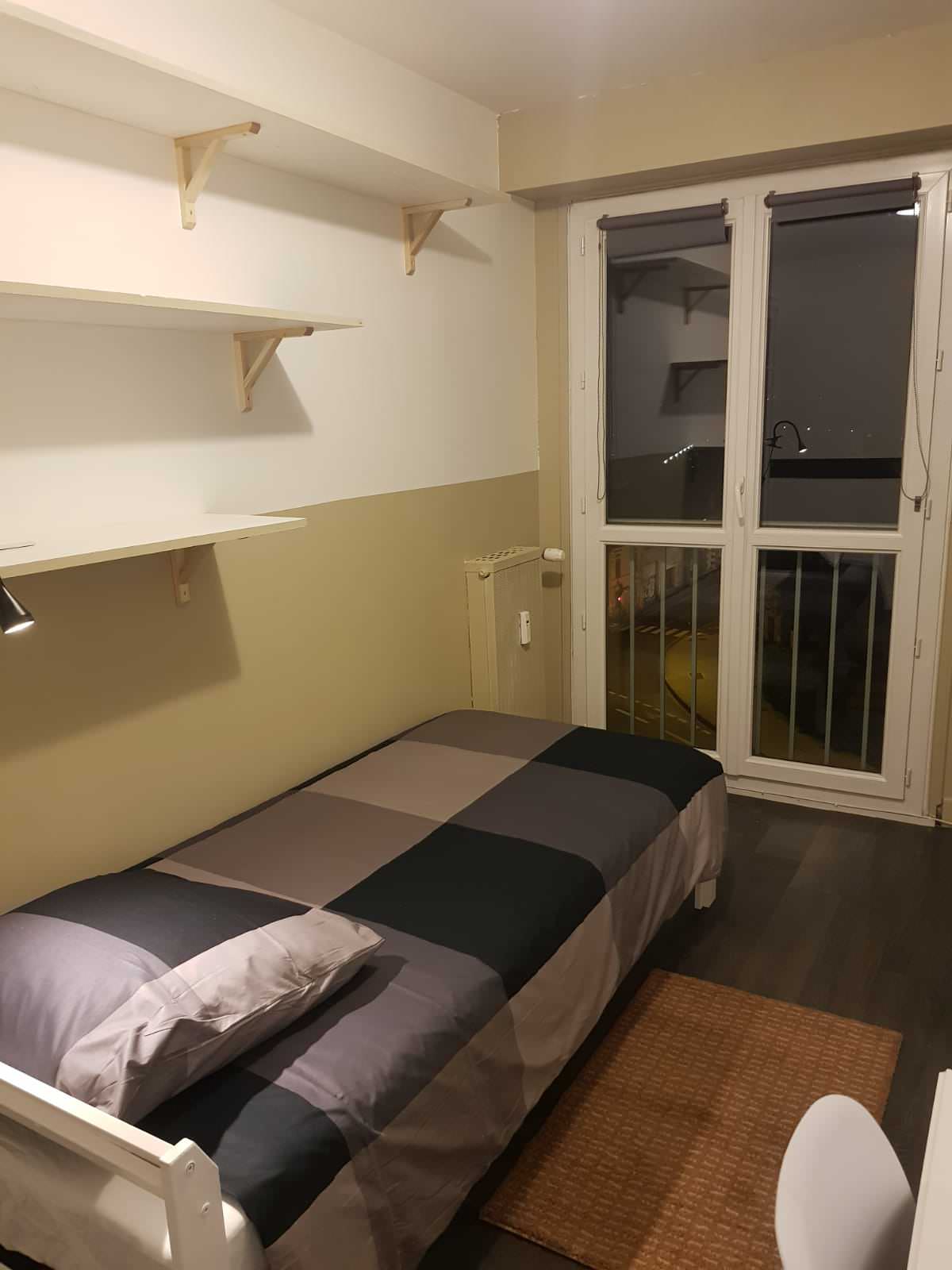 Saint-Ouen-l'Aumône - Aménagement d'une chambre étudiante