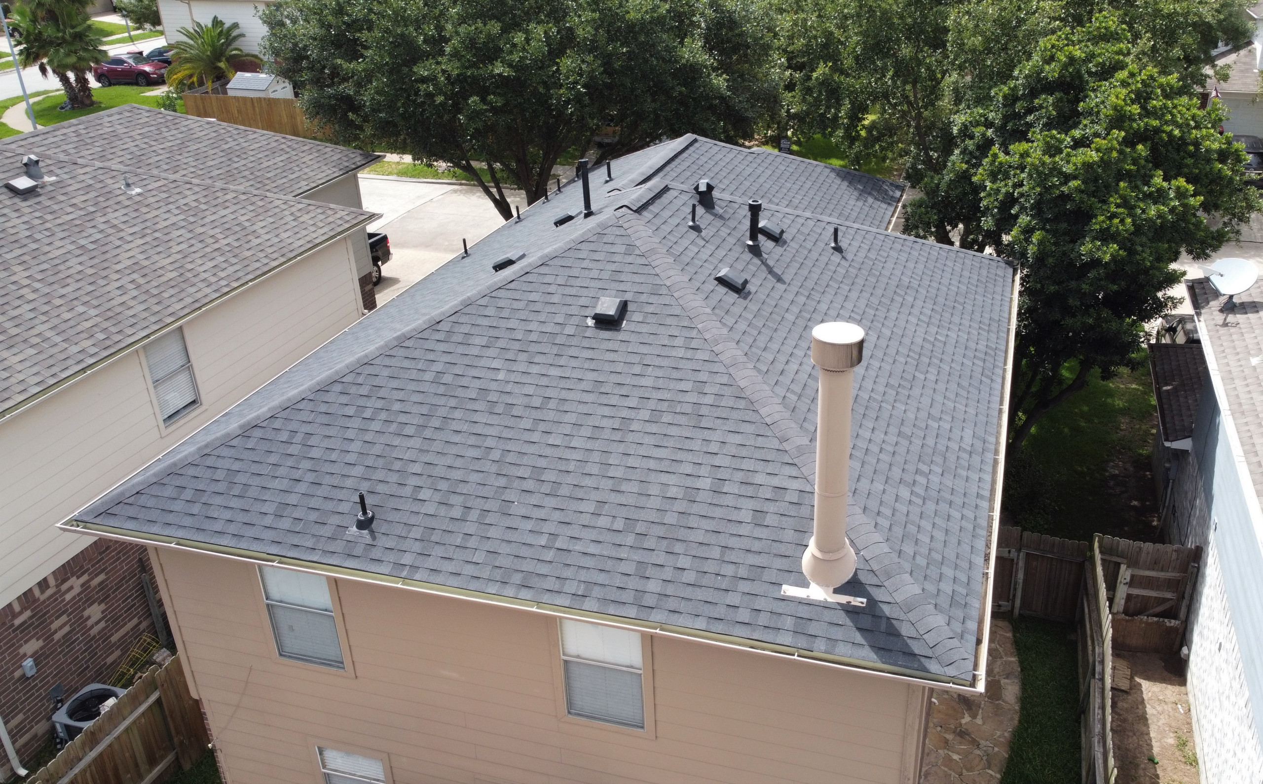 Landmark Moire Black Roof